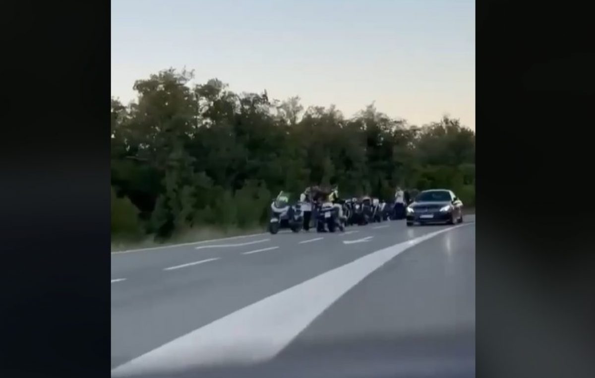 [VIDEO] Prijavili ih građani: Policija uhvatila još jednu grupu austrijskih motociklista, jedan pokušao pobjeći