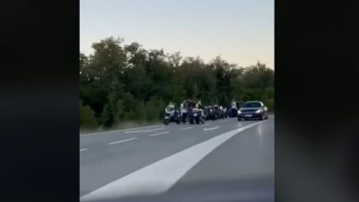 [VIDEO] Prijavili ih građani: Policija uhvatila još jednu grupu austrijskih motociklista, jedan pokušao pobjeći