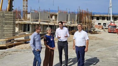 Matić prisustvovao otvaranju novog vrtića i obišao gradilište Centra za starije u Kostreni