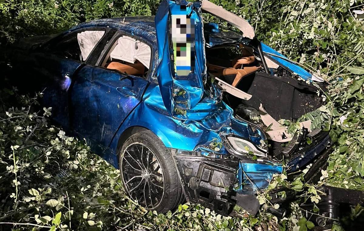 Automobil sletio u kanal kod Dobrinja, vatrogasci izvukli pet osoba