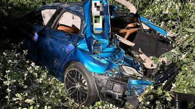 Automobil sletio u kanal kod Dobrinja, vatrogasci izvukli pet osoba