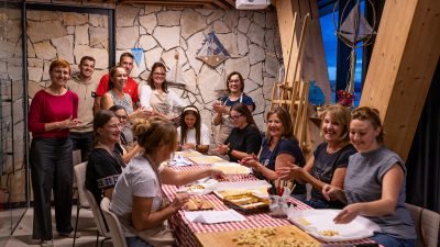 Povodom 90 godina rada folklornog društva u Dubašnici održana – Šurlionica