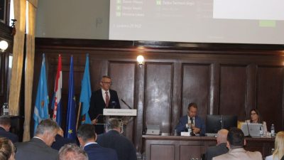 Župan naglasio da su u tijeku projekti vrijedni 162 milijuna eura, Skupštini poručio: sve ćemo učiniti da budemo efikasniji