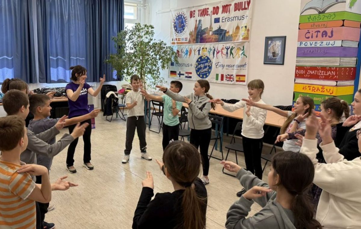 HKD, K2K, PGŽ i Irsko ministarstvo kulture rasplesali 10 škola Primorsko-goranske županije
