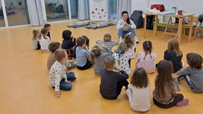 Djeca iz Dječjeg vrtića Malinska učila osnove prve pomoći uz Crveni križ Krk