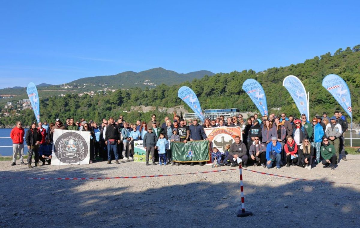 Ronioci čistili podmorje na Preluku – More spaja, ali su ljudi ti koji povezuju