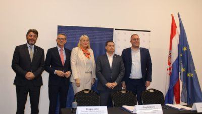 Potpisan Ugovor o dodjeli bespovratnih sredstava za projekt Izgradnje luke Omorika- novi komunalni vezovi, povećanje sigurnosti u lukama i razvoj gospodarstva