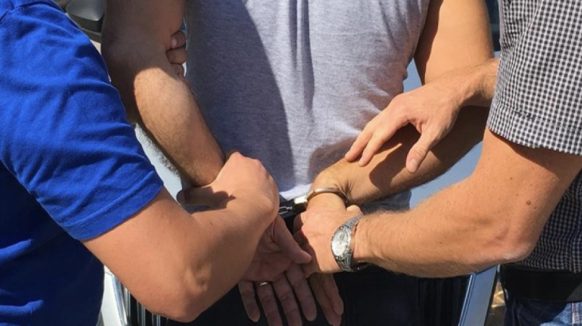 Austrijanac na Krku prijetio podvodnom puškom, oštetio plovila, automobile, motocikl…