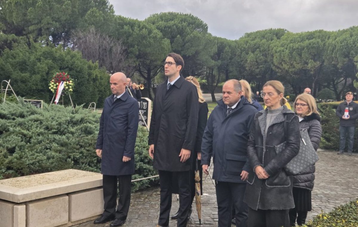 Svečano polaganje vijenaca u čast žrtvama Domovinskog rata, Vukovara i Škabrnje