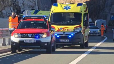 [VIDEO] Nevjerojatna prometna nesreća na Krčkom mostu: Ograda prošla kroz automobil, vozač preživio