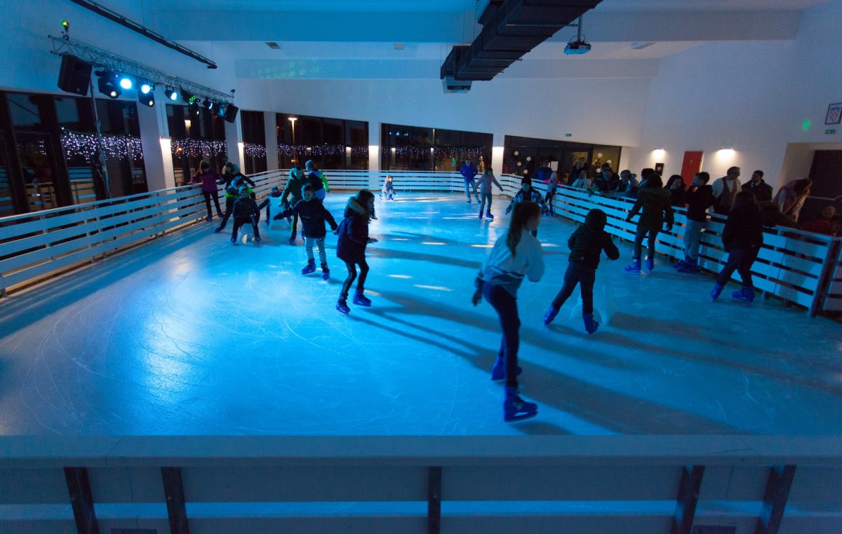 Zimska tradicija se nastavlja: Otvara se klizalište u Omišlju