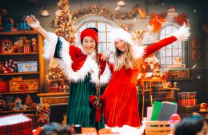 Dva blagdanska programa za djecu: predstava “Djed Mraz traži sobove” i radionica “Tvornica igračaka Djeda Mraza”