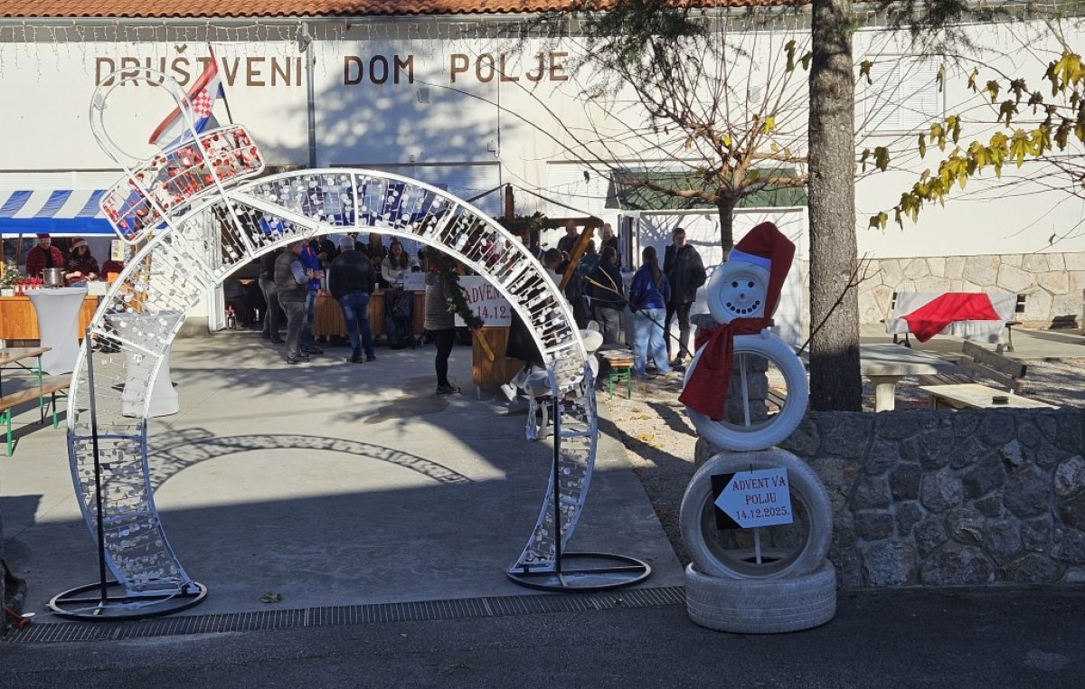 [FOTO] Uspješno održan tradicionalni Advent u Polju