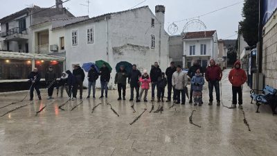 Ako vas je na Badnjak na Krku probudila neobična buka, možda je u pitanju jedan prastari običaj