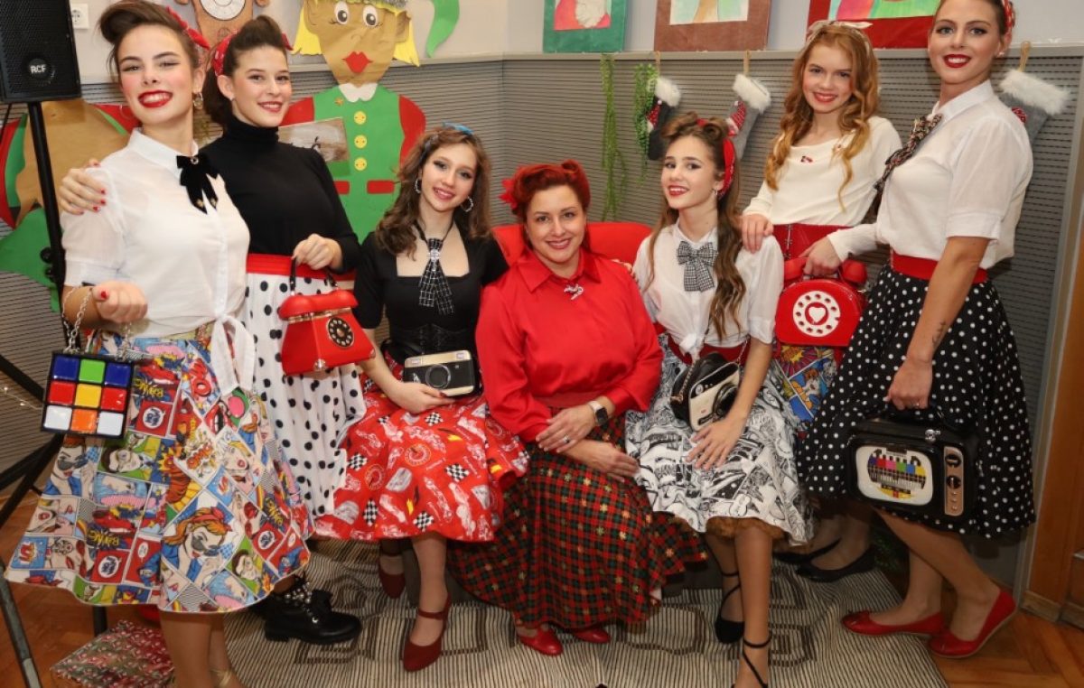 [FOTO] Mažoretkinje otoka Krka u ulozi retro modela za Vibela Design