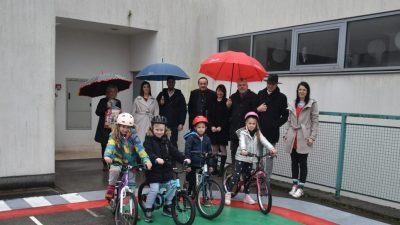 U vrtiću ‘Čavlić’ otvoren novi prometni poligon: Učenje kroz igru za sigurnost najmlađih