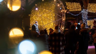 [FOTO/VIDEO] Advent u Krku u odličnoj atmosferi uz Mook, Sergeja Božića i Insulu okupio sve generacije