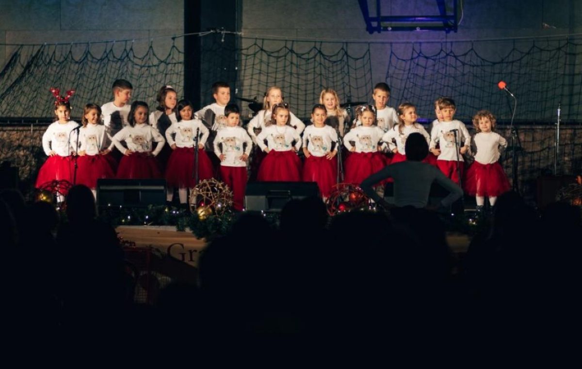 Mladi kreativci iz Udruge Kreativni Krk donijeli pregršt radosti publici, ali i starijima