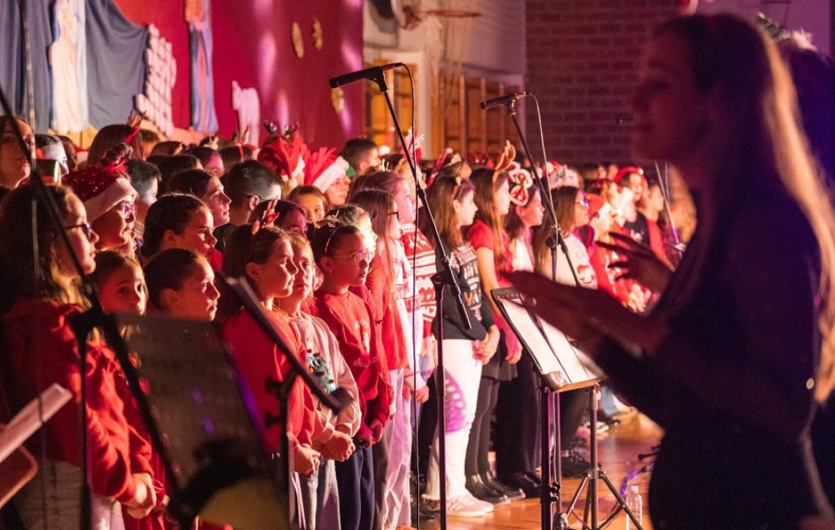 Više stotina krčkih mališana zapjevalo na 23. tradicionalnom Božićno-novogodišnjem koncertu
