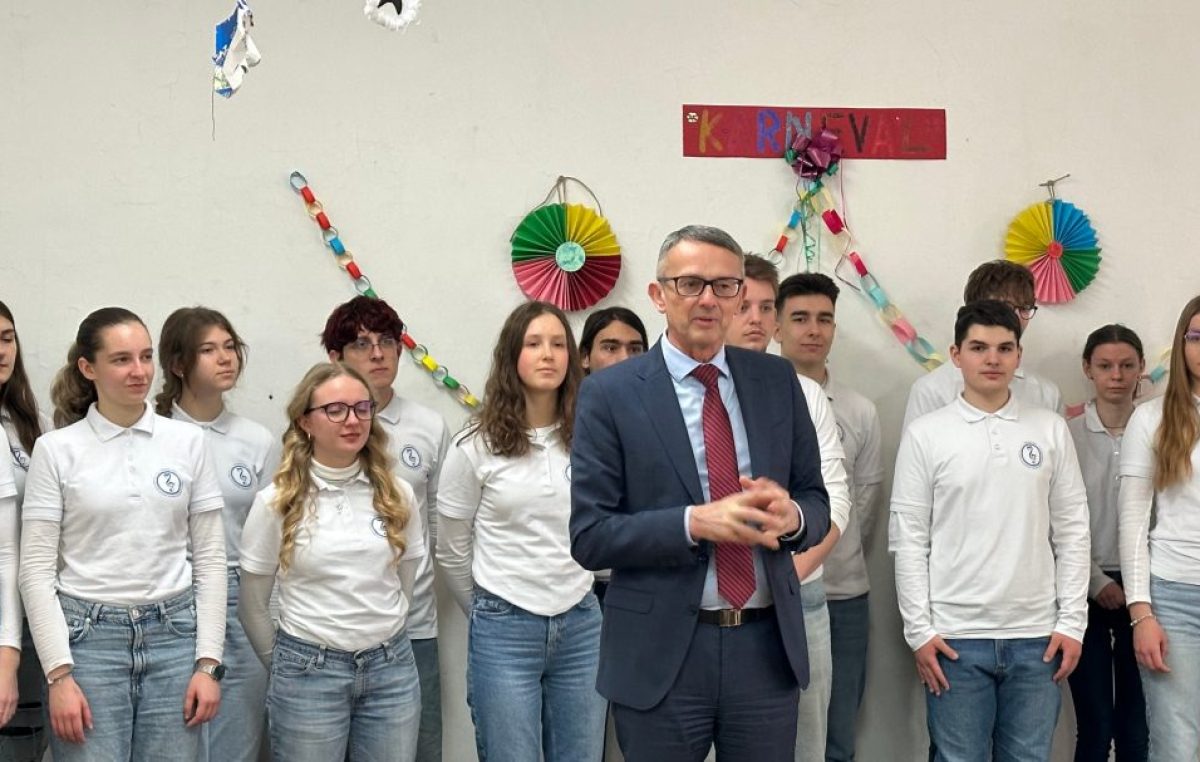 Gimnazija Andrije Mohorovičića u Rijeci obilježila Dan škole: Moderni identitet gradi se na temeljima tradicije i jezika