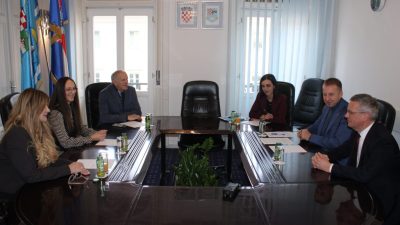 Novi suci porotnici položili svečanu prisegu u sjedištu Primorsko-goranske županije