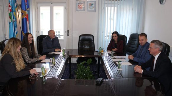 Novi suci porotnici položili svečanu prisegu u sjedištu Primorsko-goranske županije