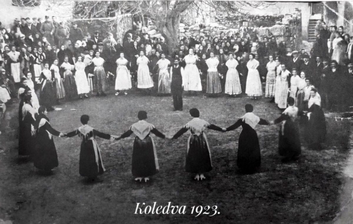 Stoljetni običaj u Omišlju: “Kad kalun pukne tri puti, partit će kolijat po mestu pod bandirum i sopilam…”