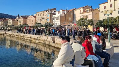 Baška ispratila staru godinu uz Infinity band i odličnu atmosferu na Paladi