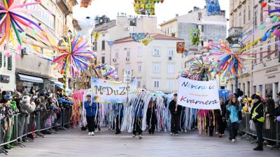 Završila Međunarodna karnevalska povorka u Rijeci, Korzom prodefiliralo preko 11.000 maškara u čak 100 grupa