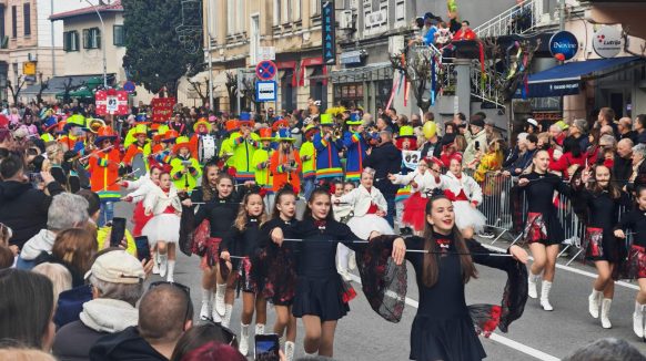 [UŽIVO] Krenula 57. Lovranska karnevalska povorka