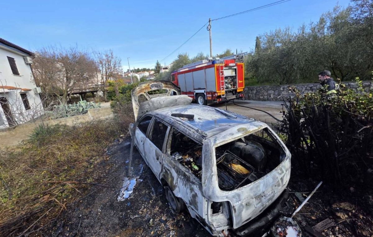 U Malinskoj izgorio automobil, u Vrbniku razvodna ploča