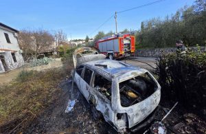 U Malinskoj izgorio automobil, u Vrbniku razvodna ploča
