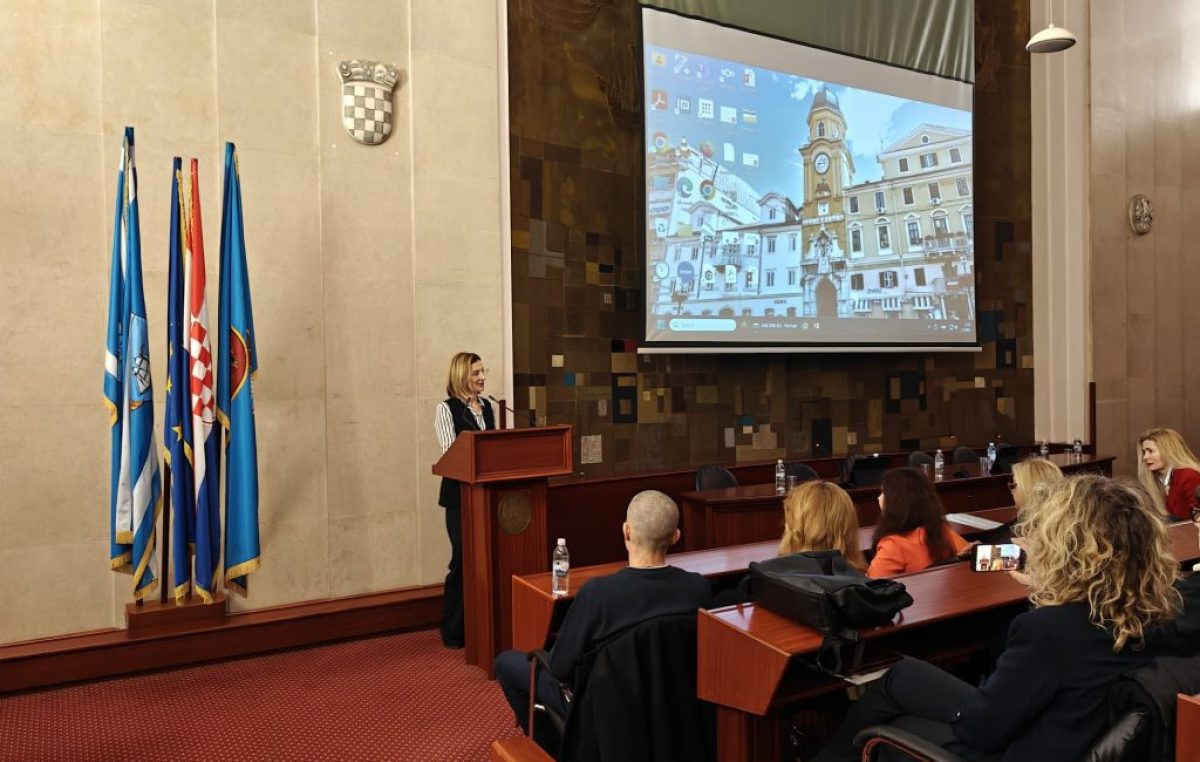 “Nasilje nije problem obitelji, nego društva“ – poruka je s održane tribine o borbi protiv nasilja nad ženama