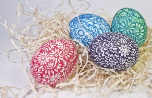 Humanitarna Uskršnja izložba članova Keramičke radionice Društva za poljepšavanje Omišlja