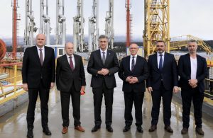 [VIDEO]  LNG-ov i JANAF-ov terminal u Omišlju u fokusu Plenkovićevog posjeta PGŽ-u