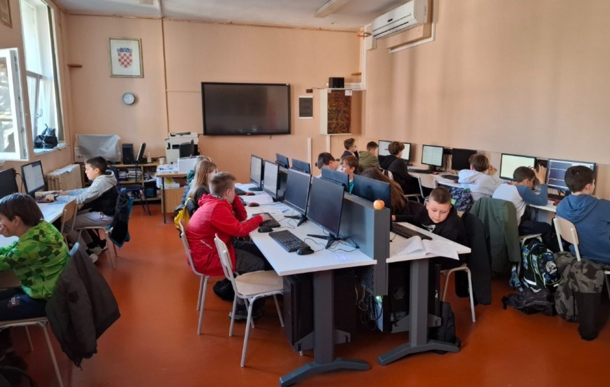 Krčki učenici postigli sjajan uspjeh na županijskoj razini i dva plasmana na Državno natjecanje iz informatike