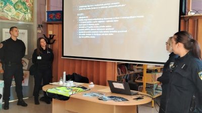 „Postani policajac/policajka“: Školarcima u Opatiji, Krku i Baški predstavljena kampanja MUP-a