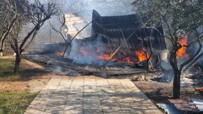 [FOTO] Veliki požar u Polju: odjekivale eksplozije, izgorjelo 4000 kvadrata šume
