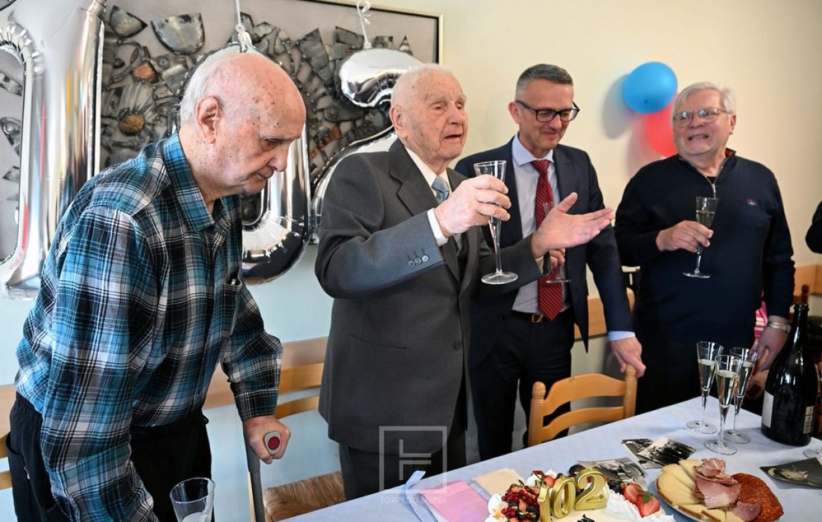[FOTO/VIDEO] Kapetan Josip Valković iz Vrbnika proslavio veliki 102. rođendan