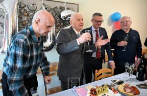 [FOTO/VIDEO] Kapetan Josip Valković iz Vrbnika proslavio veliki 102. rođendan