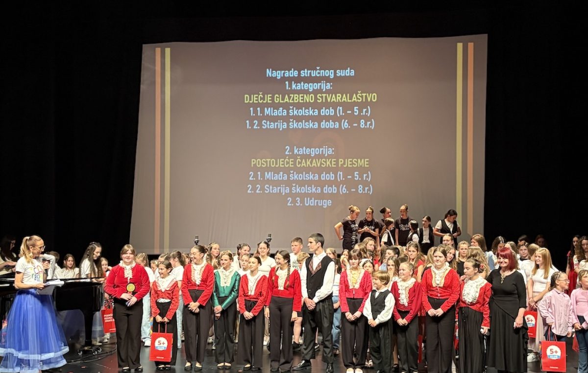 Krčki glasovi briljirali na ČAraokama, klapa Škrlatin iz Područne škole Vrbnik dobila i posebno priznanje