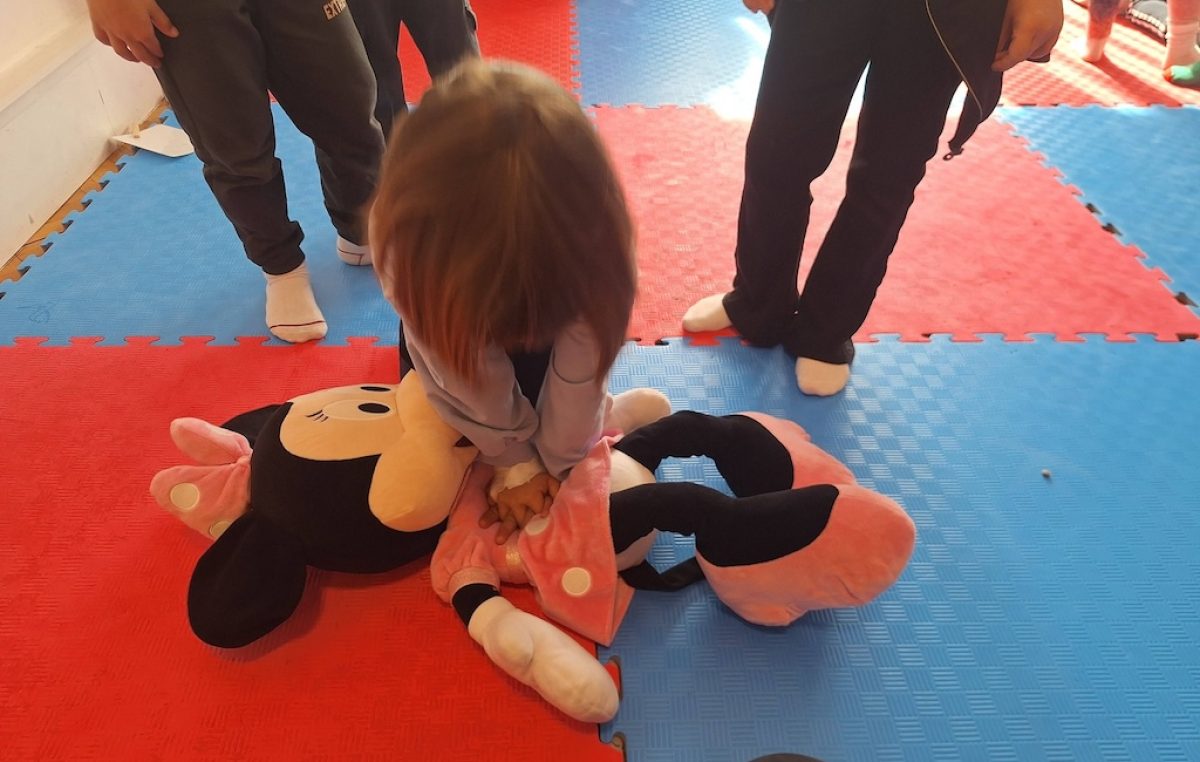 Krčki predškolci prošli eudukaciju prve pomoći Crvenog križa