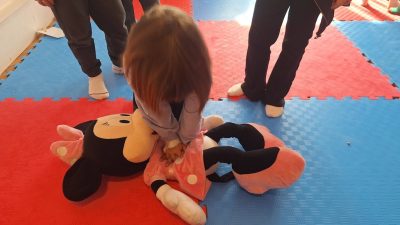 Krčki predškolci prošli eudukaciju prve pomoći Crvenog križa