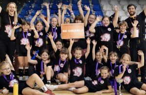 Pet utakmica – pet pobjeda i najsjajnije zlato za mini rukometašice RK Omišalj