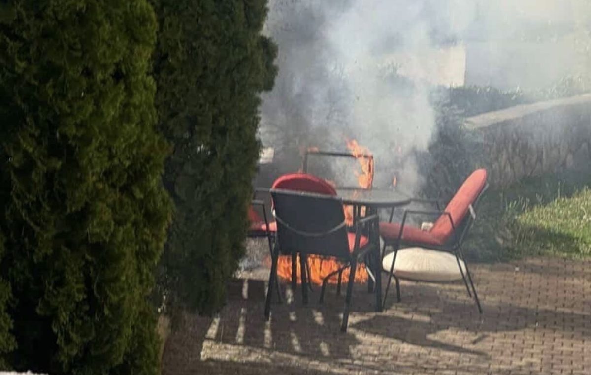 U Malinskoj palili korov, vatra zahvatila šupu, stol, stolice…