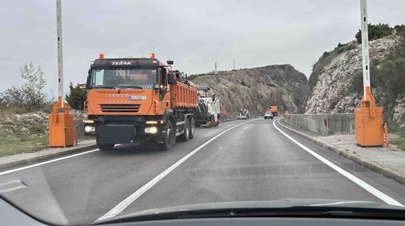 Gužve i kolone na Krčkom mostu, u tijeku su radovi