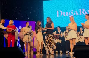 [VIDEO] Nastup posvećen majkama: Mini Grand Prix za Etel Barši na 11. Duga Resa Festu