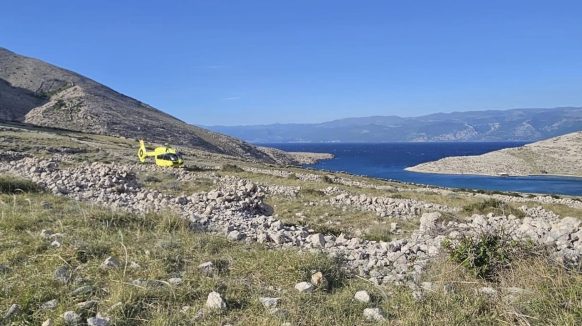 Zahtjevna akcija, dignut i helikopter: HGSS spasio teško ozlijeđenog čovjeka kod Baške