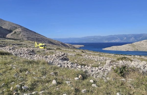 Zahtjevna akcija, dignut i helikopter: HGSS spasio teško ozlijeđenog čovjeka kod Baške