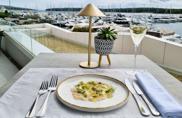 Svibanj na otoku u znaku vrhunske gastronomije: U restoranu Marina započeli Dani kvarnerskog škampa
